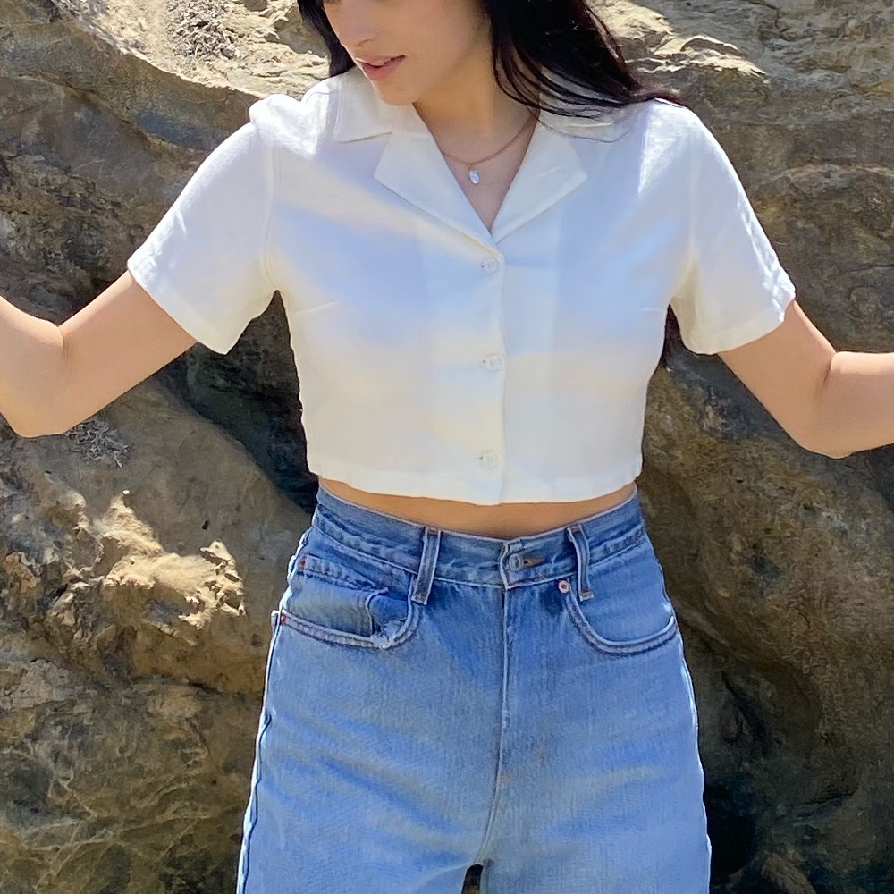 Brandy Melville Cropped Button Up Linen Top